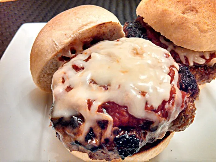 Pizza Burger on homemade roll|Sashi Steinerさん