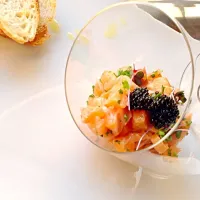 Snapdishの料理写真:Salmon Tartare with Caviar and Mango Oil|patrice martellyさん