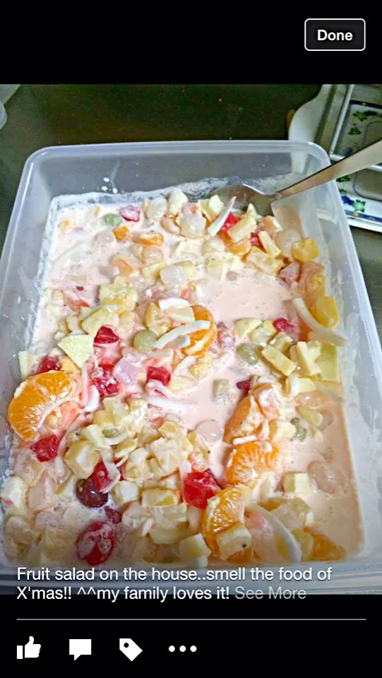 Snapdishの料理写真:Fresh fruit creme salad🍎🍏🍊🍋🍒🍇🍉🍓🍑🍈🍌🍐🍍|Luvy Lumanas Saitoさん