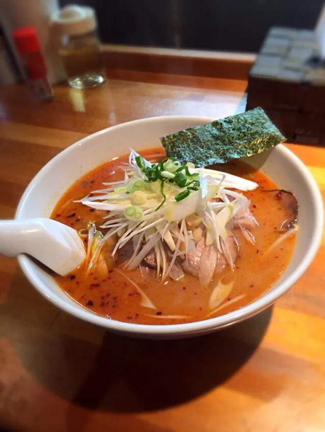 Snapdishの料理写真:火の鳥辛口味噌らぁ麺|matsu_hiroxxxさん