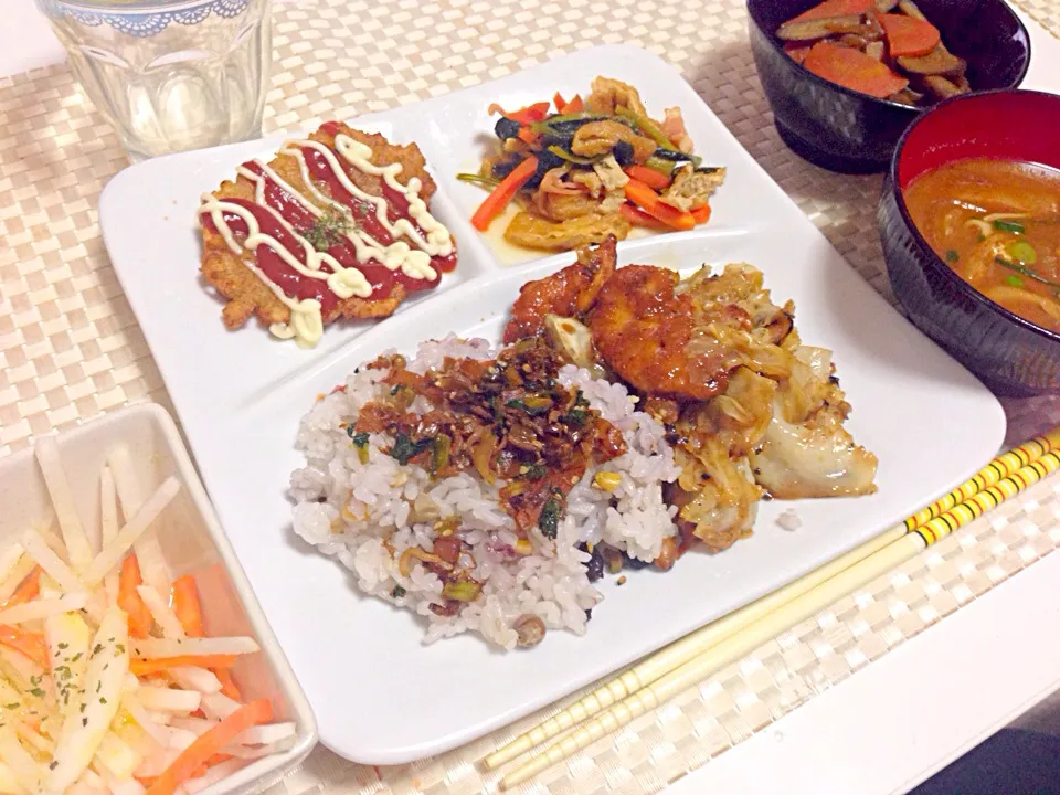 鶏胸肉とキャベツのガリバタ定食|maipuさん