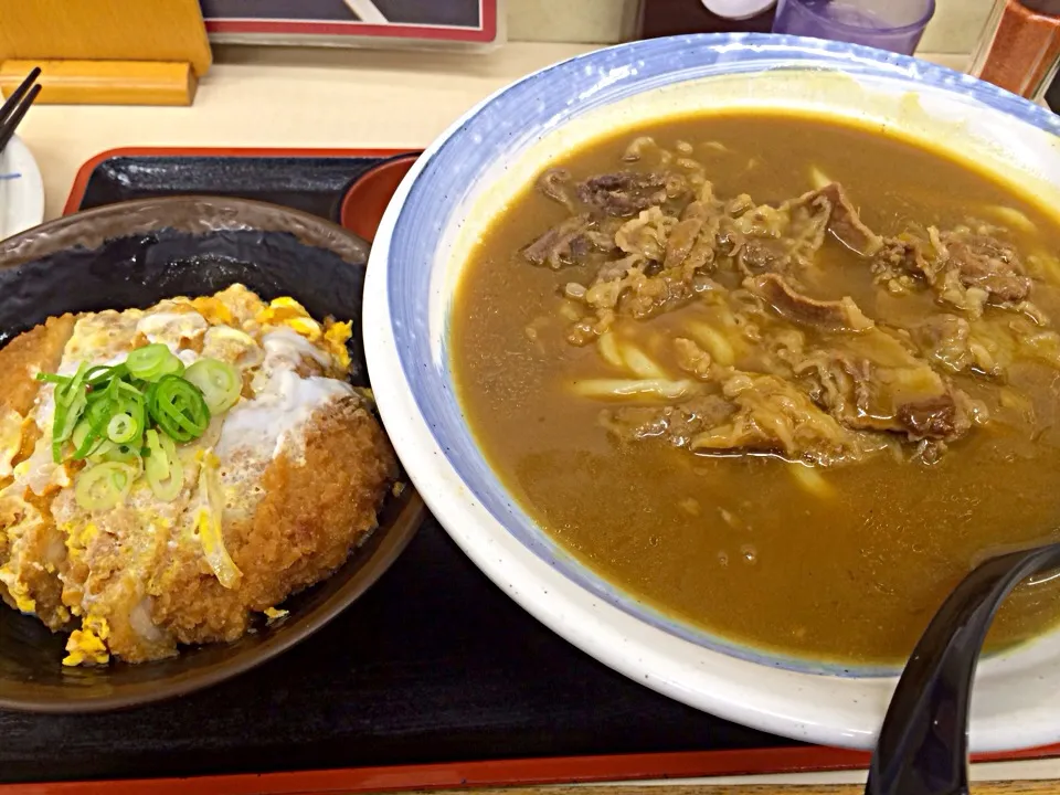 大分県大分市顕徳町、鳴門うどん…カレーうどんトリプル➕カツ丼|岩崎真造さん