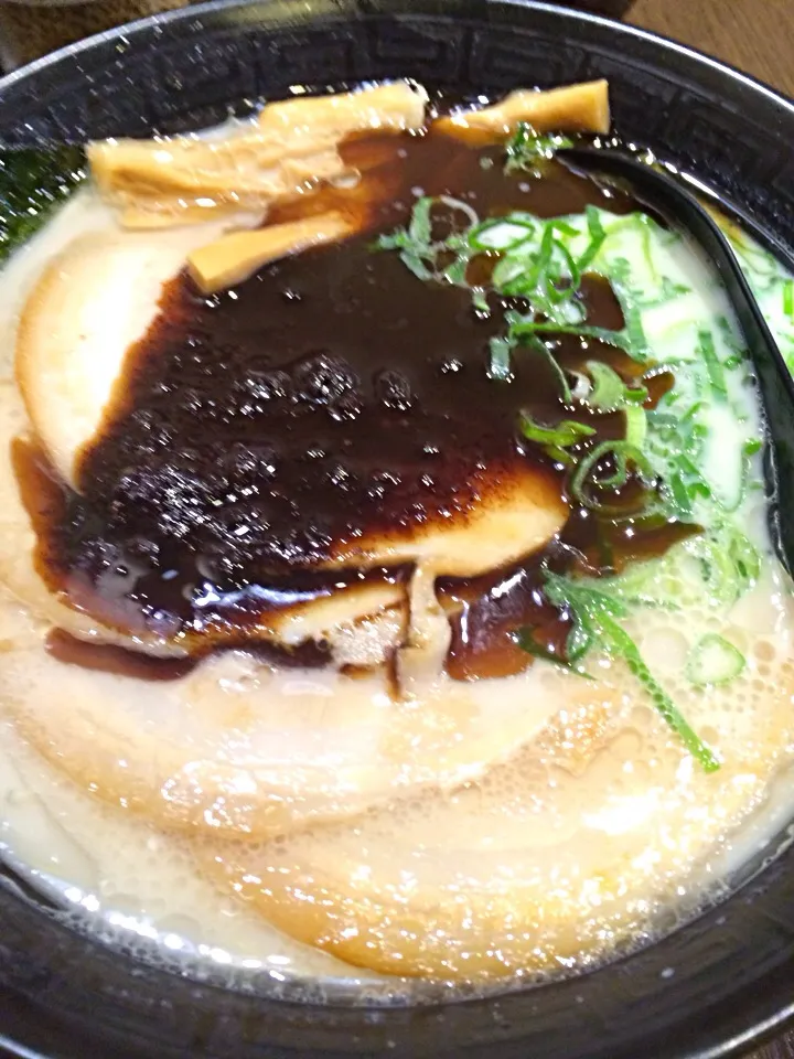 Ramen with black garlic oil|Ong Sor Fernさん