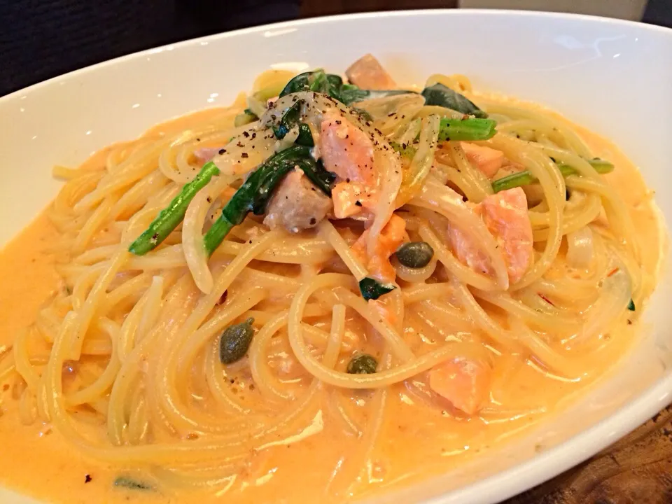 Salmon and spinach pasta|Ong Sor Fernさん