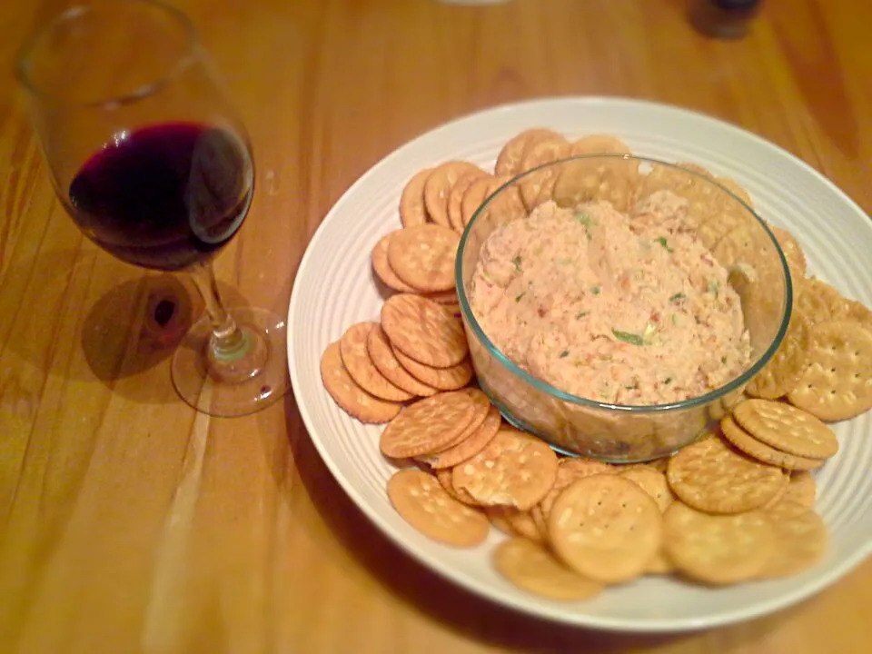 Snapdishの料理写真:Lobster dip and a bodacious smooth glass of red|Fe's kitchenさん