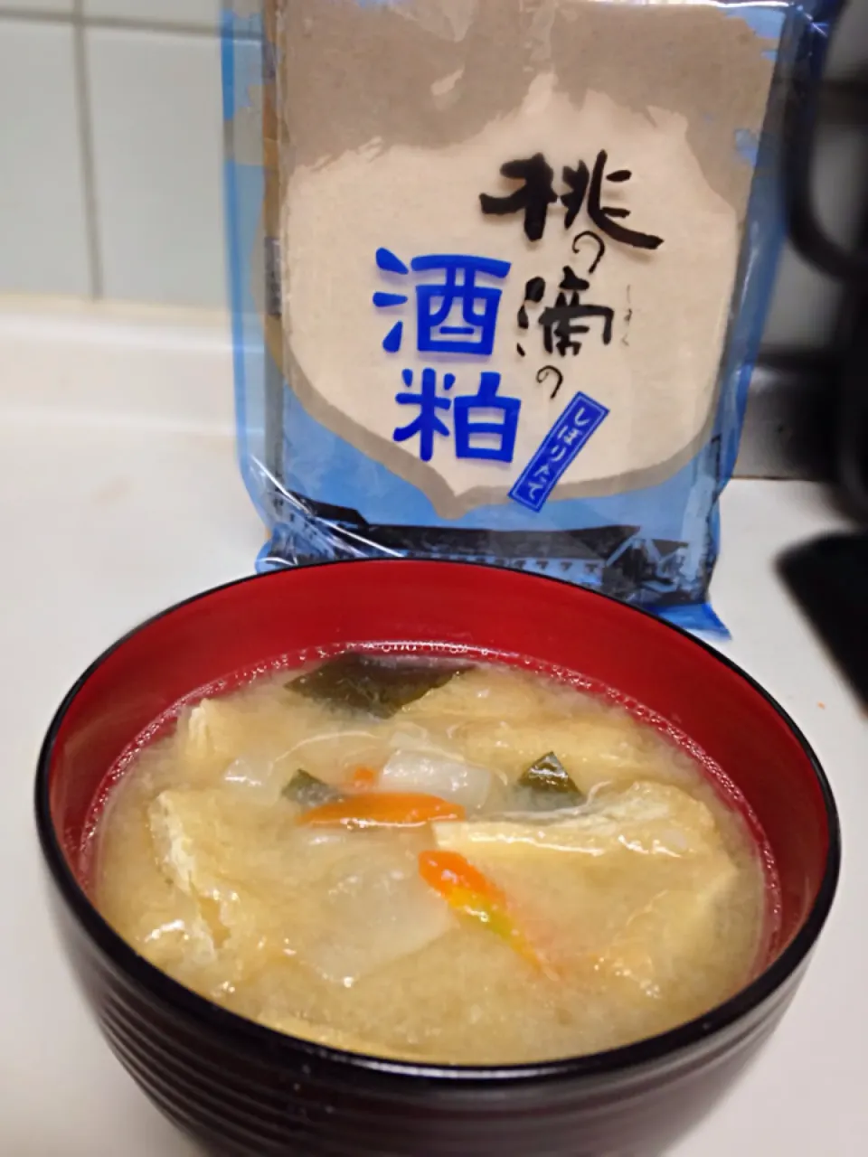 寒い日にはお味噌汁に酒粕いれて。☺️|Yuriさん