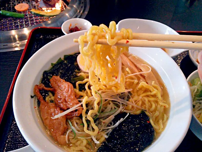 焼肉屋のラーメン|メメさん