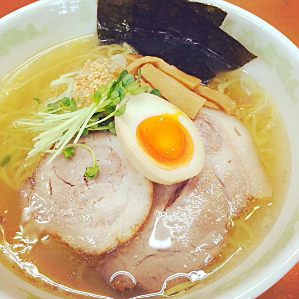 Snapdishの料理写真:塩ラーメン|takeshiさん