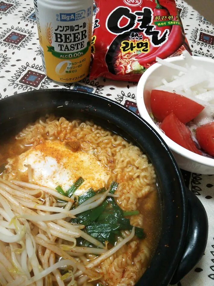 Snapdishの料理写真:ヒトリメシ  オットギ熱ラーメン|トミーサクさん