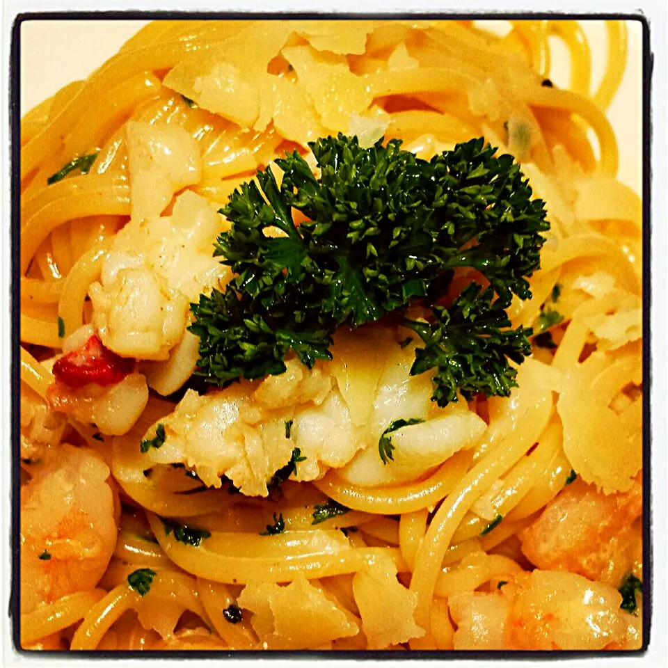 Shrimp and Lobster Spaghetti in white wine and cream sauce|lilian angさん