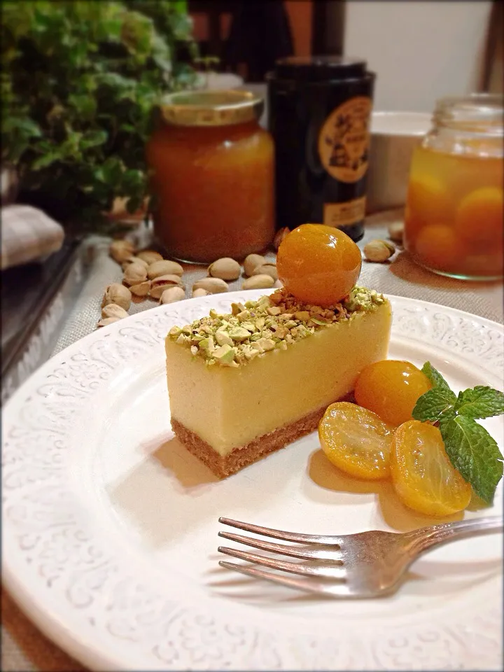 White chocolate cheesecake with kumquat compote and pistachio|rick chanさん