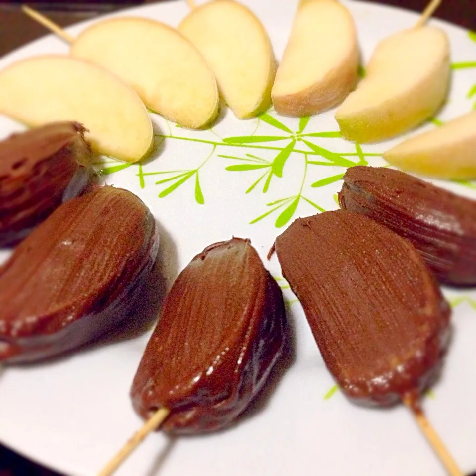 Chocolate Covered Apple Slices! #DIY|iamfem05さん