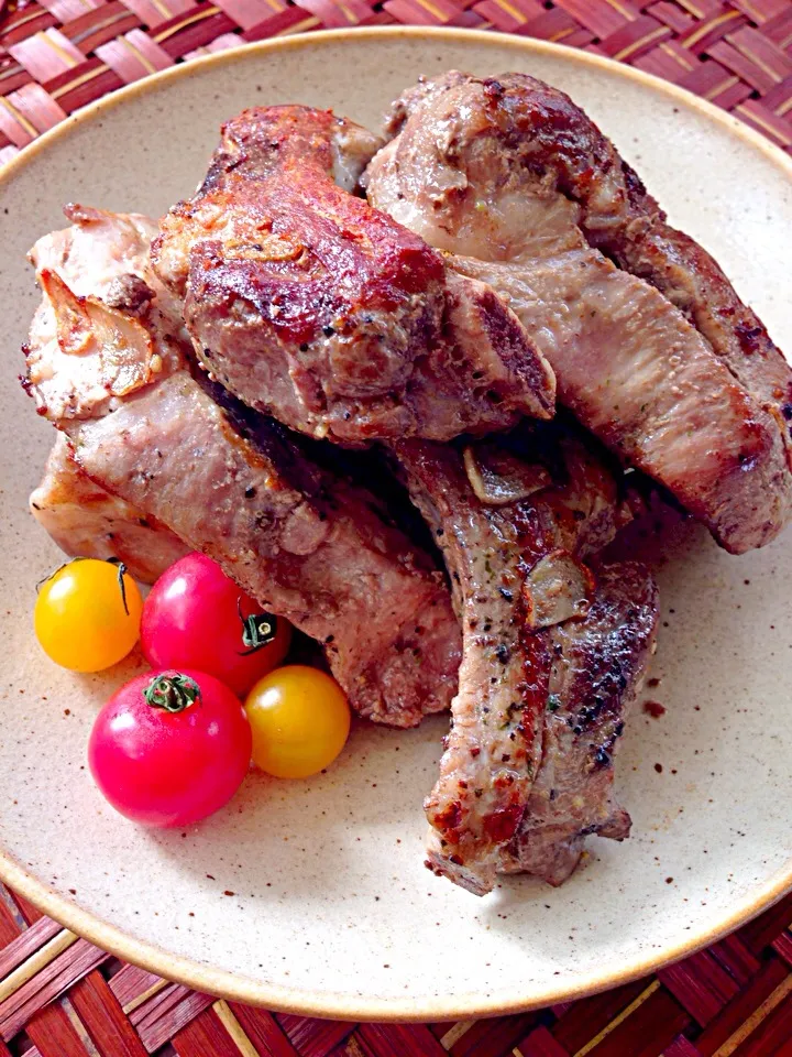 Snapdishの料理写真:tata3's Confit Spareribs which made w/rice cooker✨ｼﾛｰちゃんの炊飯器でｽﾍﾟｱﾘﾌﾞのｺﾝﾌｨ|🌈Ami🍻さん