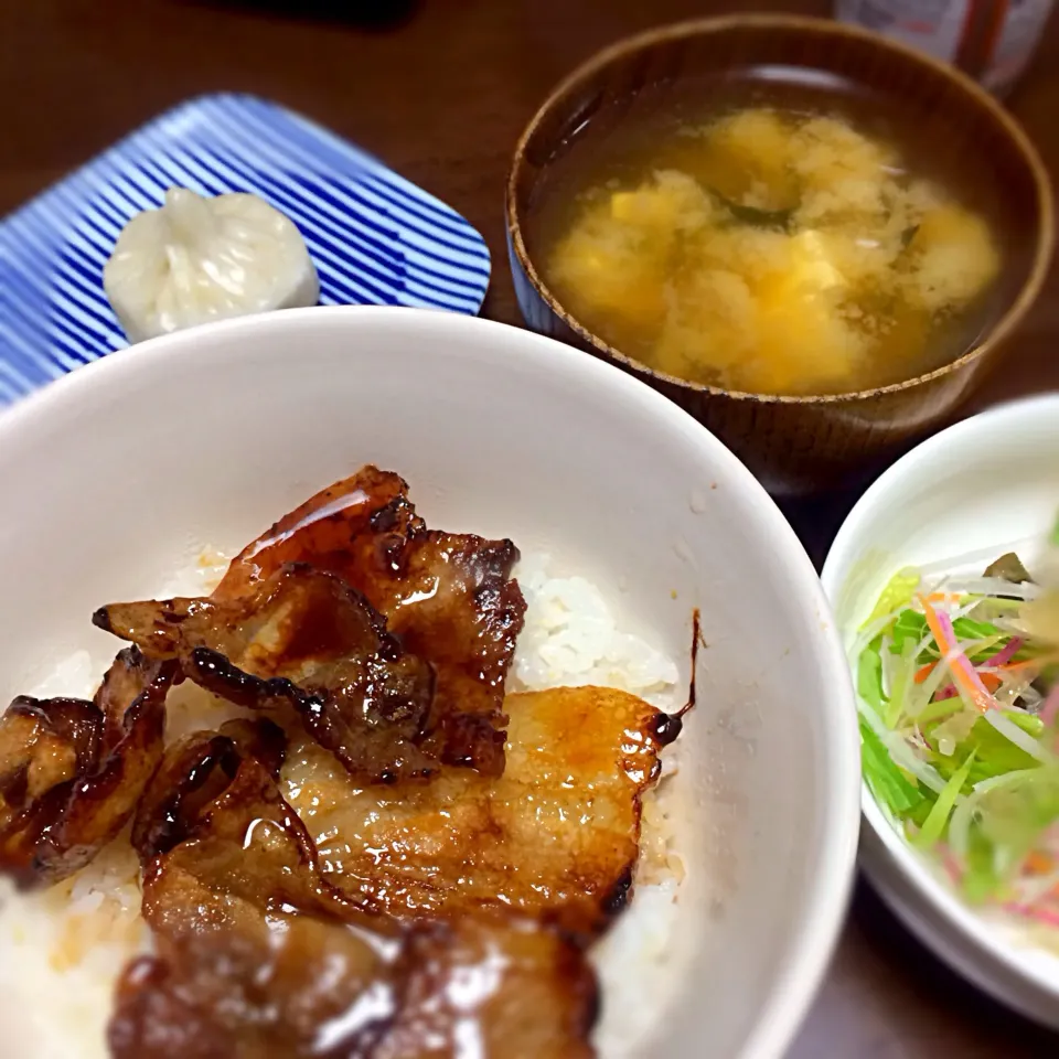 手抜き晩ご飯🌙豚丼|tomotie=͟͟͞͞•̫͡•ʔさん