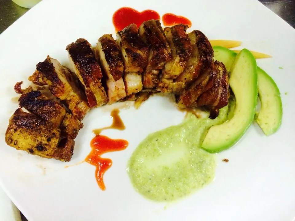 Snapdishの料理写真:Bacon wrapped pork tenderloin with horseradish asparagus cream sauce|Kirby Gholsonさん