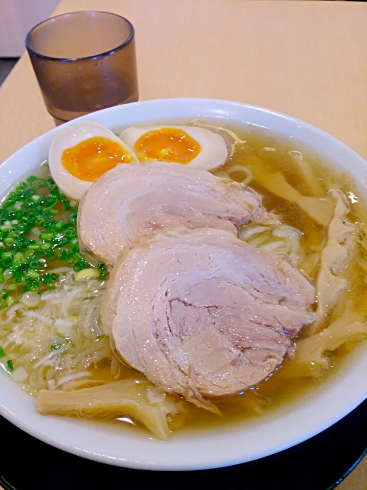 味玉塩ラーメン 750円|カリスさん