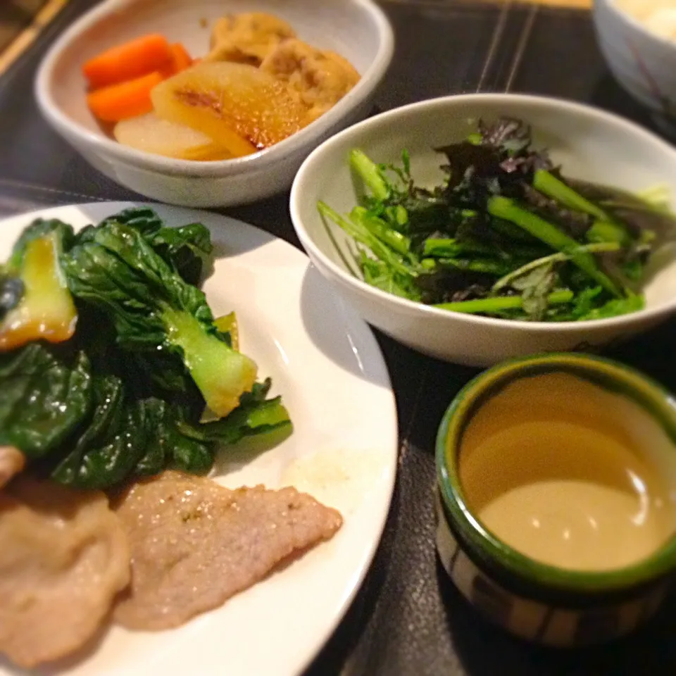 めずらしく平日に家族と一緒の夕食。基本野菜が多い食卓。|Takaponさん