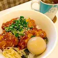 Snapdishの料理写真:唐揚げ丼|Nozomi Oganeさん