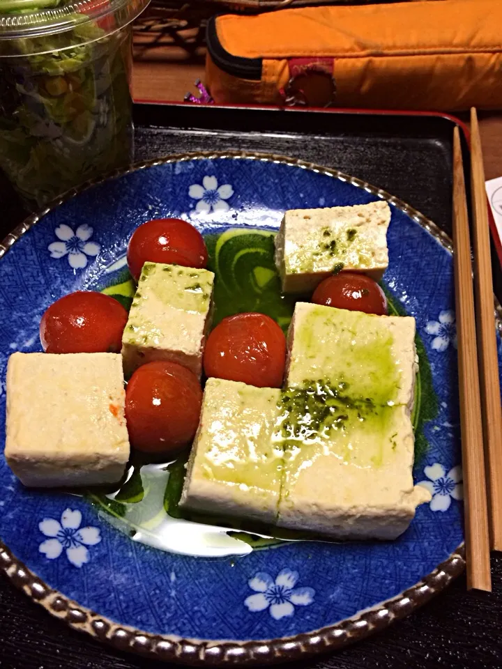 トマトと豆腐のバジル和え|ryookkkkoさん