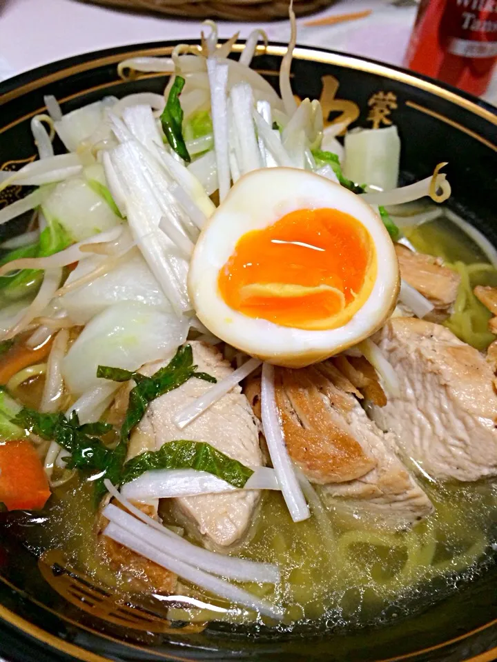 Snapdishの料理写真:野菜たっぷり塩ラーメン|ののさん