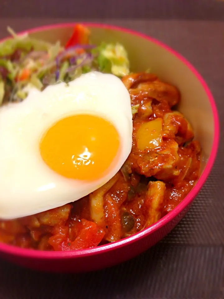 チキンのトマト煮込み丼|Takaki Sasakiさん