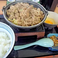 吉野家の牛すき鍋膳|ぐっちさん