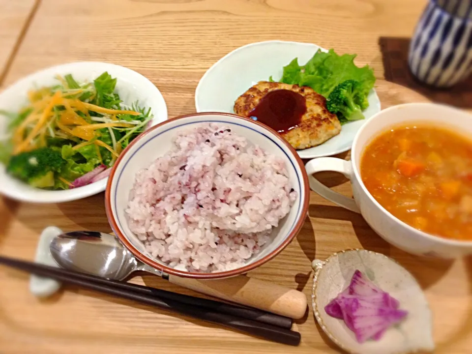 無農薬ヘルシー野菜喫茶でミネストローネ定食|きむらゆりかさん