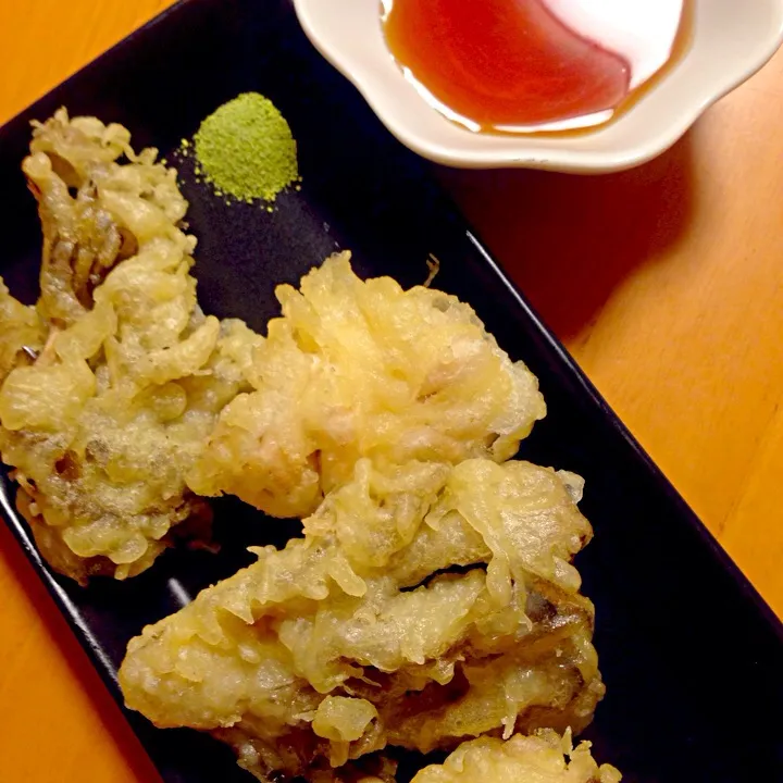 Today's special offer in the supermarket maitake mushroom and milt, my favourite is tempura!!!|Toriuchi Sanchanさん