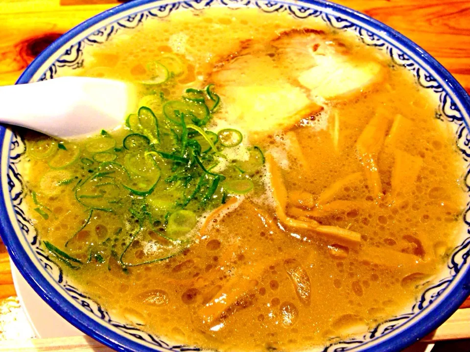 Snapdishの料理写真:赤のれんde博多ラーメン|nachineさん