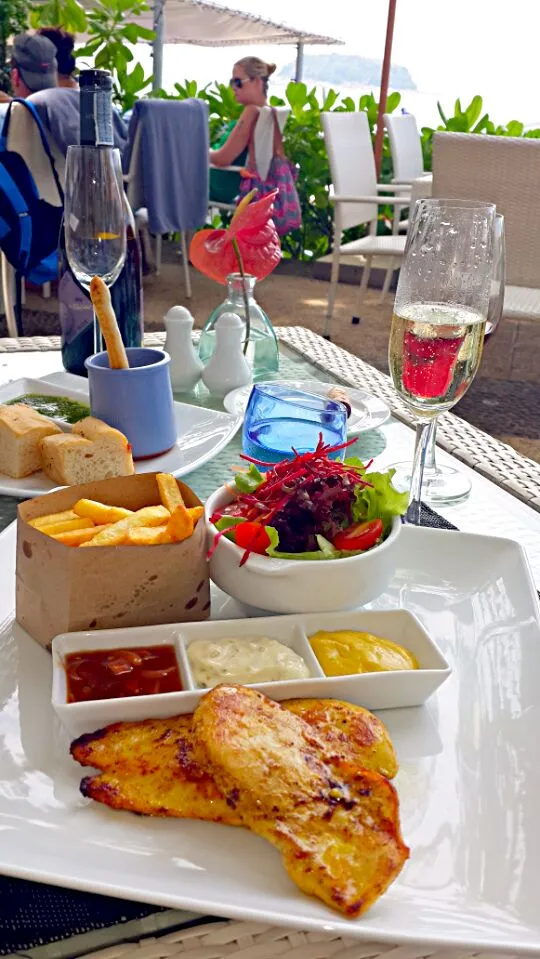 Chicken with mustard fries and salad|anthony williamさん