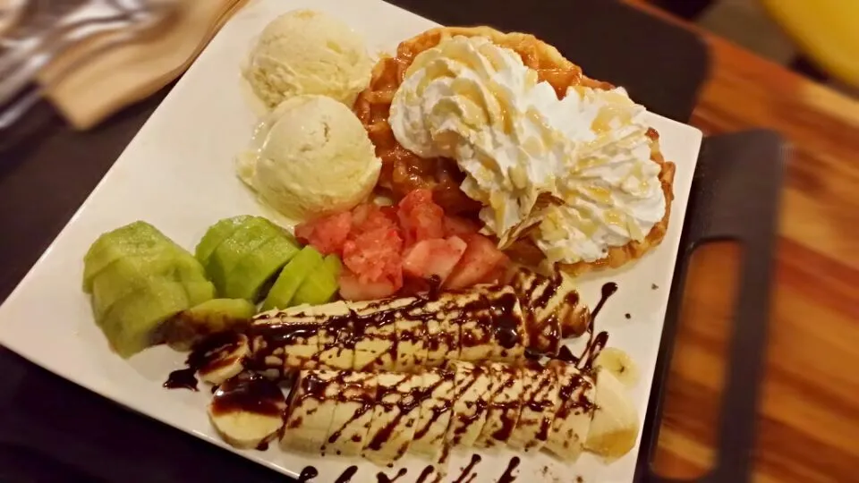 스페셜 와플 세트 (スペシャルワッフルセット, Special Waffle Set)|박지영さん