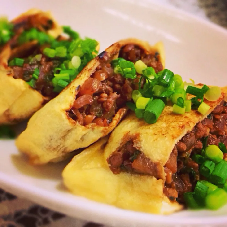 ひき肉＆納豆の八丁味噌炒め 〜油揚げの包み焼き✪    Flat deep fried tofu with fried natto & minced meet|Yuuki.Mさん