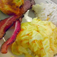 Patak Bacon - Eggs - Stone Grits - Cheddar/Jalapeno Muffin|jochen Lawsonさん