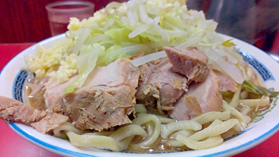 二郎目黒店の小豚ラーメン＋ニンニクW|大脇さん