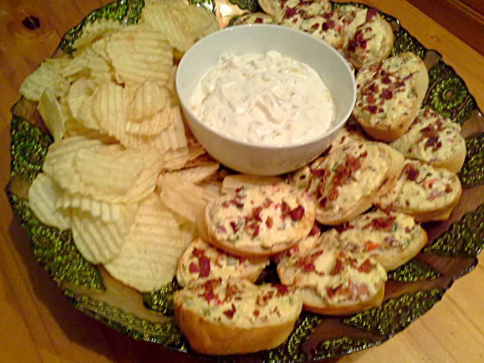 Dip, chips and crostini|Fe's kitchenさん