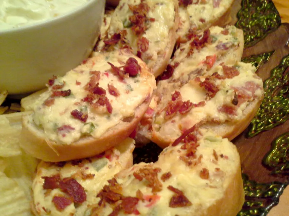 Bacon scallion cream cheese crostini|Fe's kitchenさん