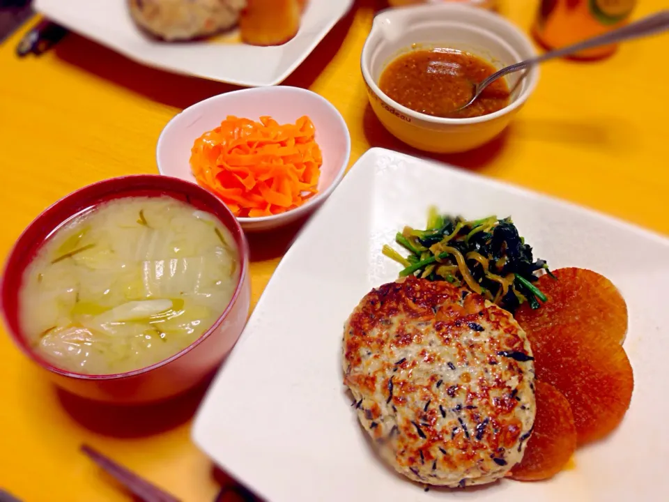 ひじき入り鶏ばーぐ 大根ステーキとほうれん草ソテー添え 定食|あいあいさん