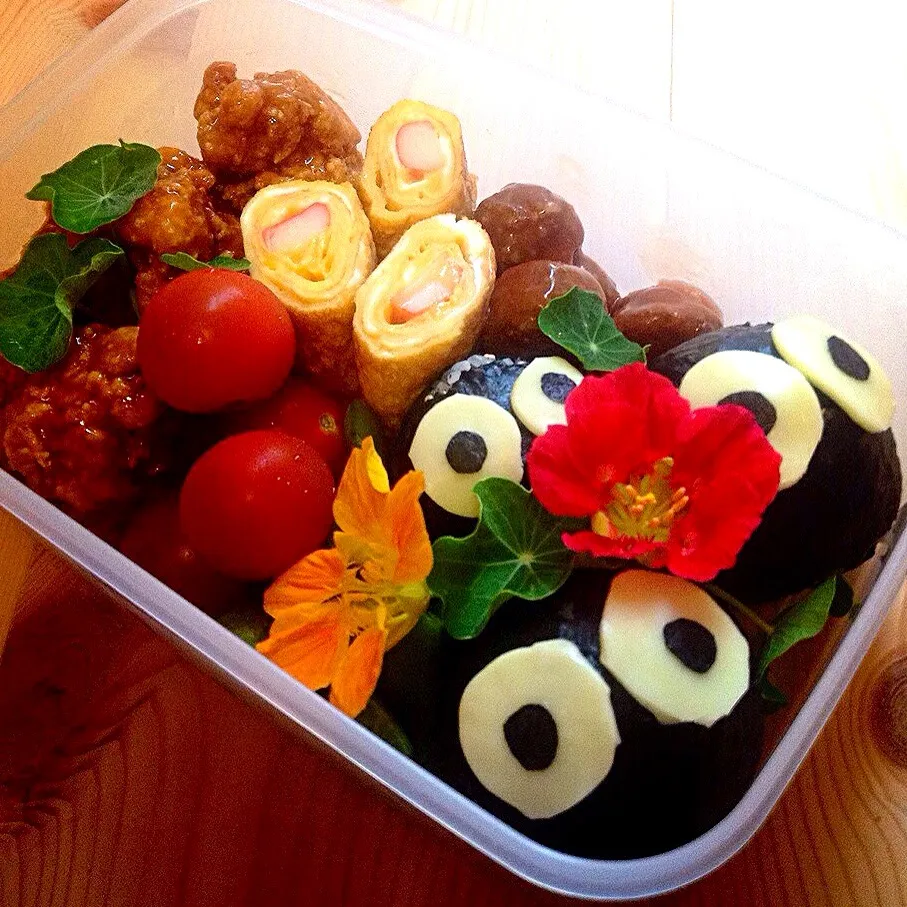 まっくろくろすけの花畑弁当|あきこさん