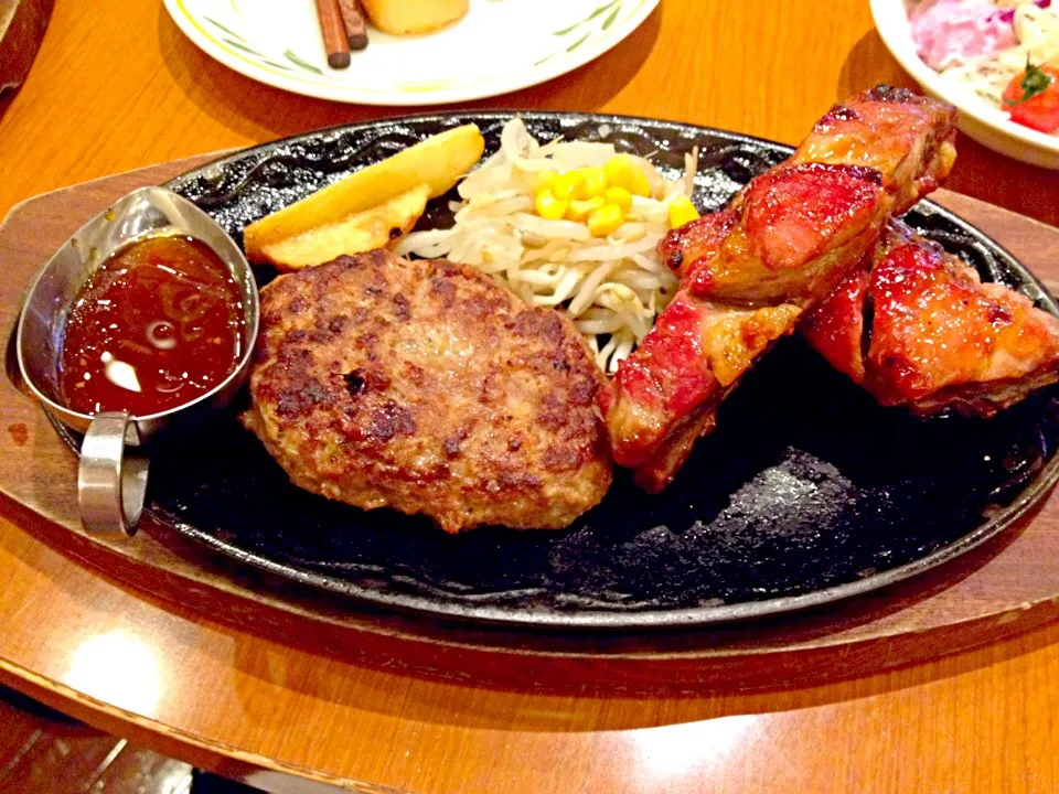 Snapdishの料理写真:sumibiyaki hambagu spare ribs|Mimi Booさん