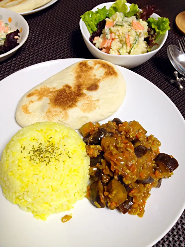 ドライカレーと手作りナンの晩ご飯|mikaさん