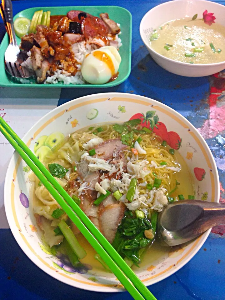 Snapdishの料理写真:【屋台】謎のラーメンと焼豚丼的なもの|ひぐちんさん