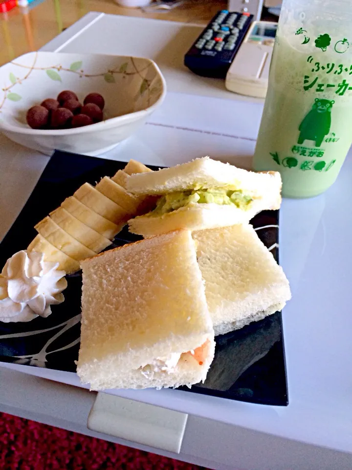 Snapdishの料理写真:アボカドサンド♡青汁蜂蜜|ゆみさん