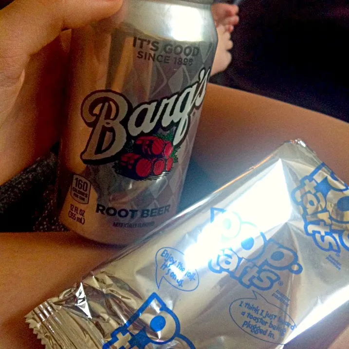 root beer and a s'mores pop tart|Whitney Kinnisonさん