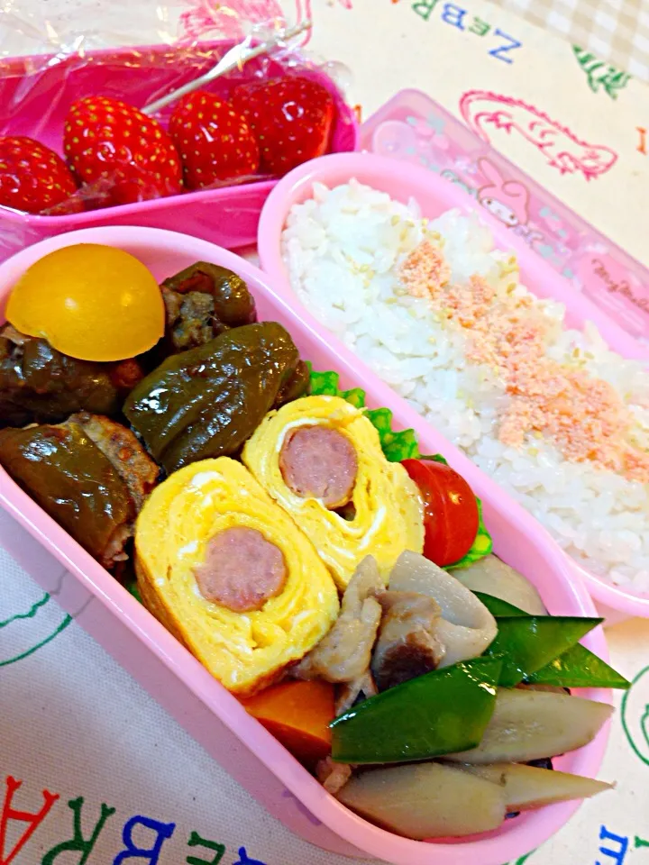 Snapdishの料理写真:肉詰めピーマンのお弁当🍱|yukoさん