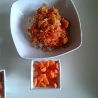 spicy aubergines, brown&basmati rice. carrots e tzatziki as side!|gioshlaさん