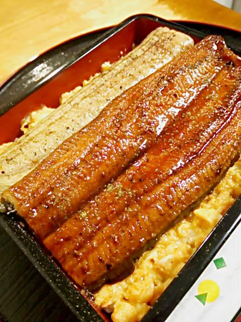 鰻 蒲焼き 白焼き たまごの重|徳之島トトロンヌさん