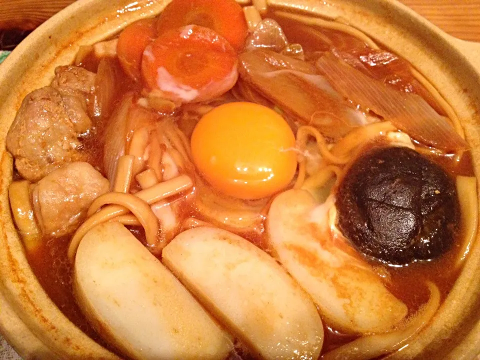 Snapdishの料理写真:百均土鍋で味噌煮込みうどん|ueskiさん