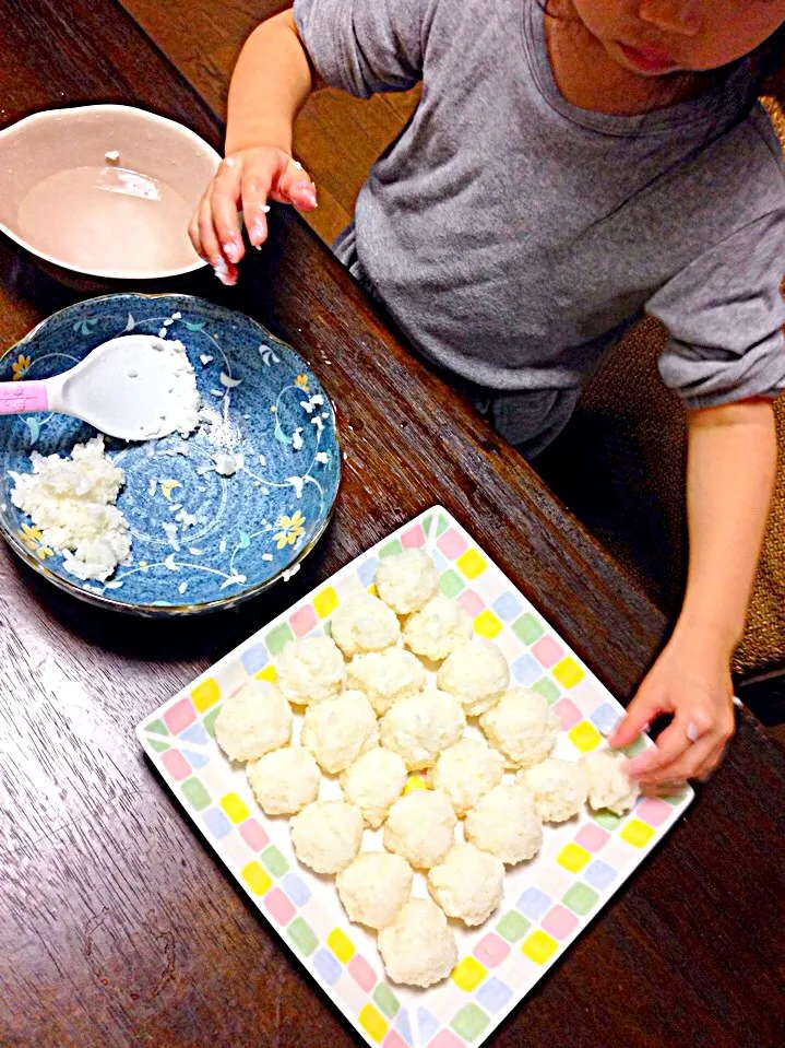 四歳児が作るまーるいきりたんぽもどき（≧∇≦）|富士子🍒🐰🍓さん