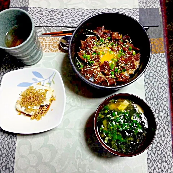 牛スジ丼〜moco風〜|ちかさん