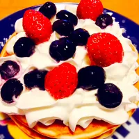 Snapdishの料理写真:今日の朝ごはん パンケーキ|Mikiさん